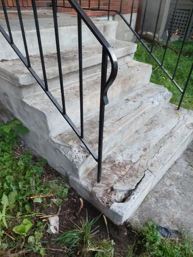 Ottawa Concrete crack repairs! (Garage, parging, window wells, in Brick, Masonry & Concrete in Ottawa - Image 3