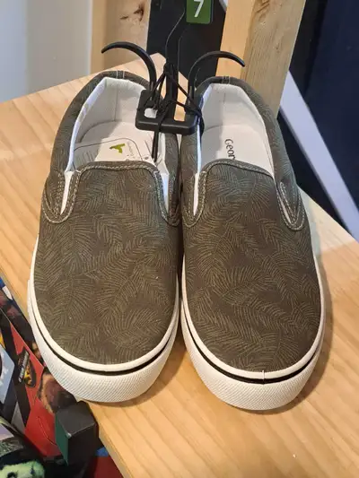 New George Men's Green Palm Tree Slip-On Sneakers; Size 7, View more