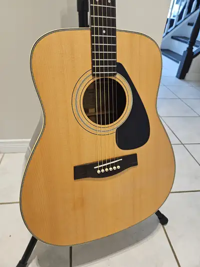 Yamaha FG335 acoustic guitar, View more