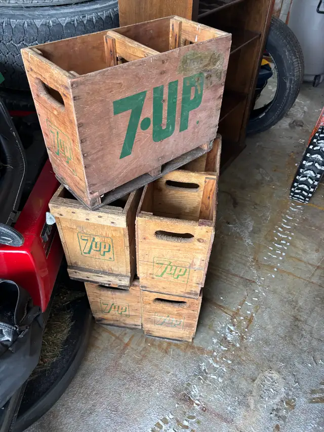 7 UP wood boxes in Other in Barrie - Image 3