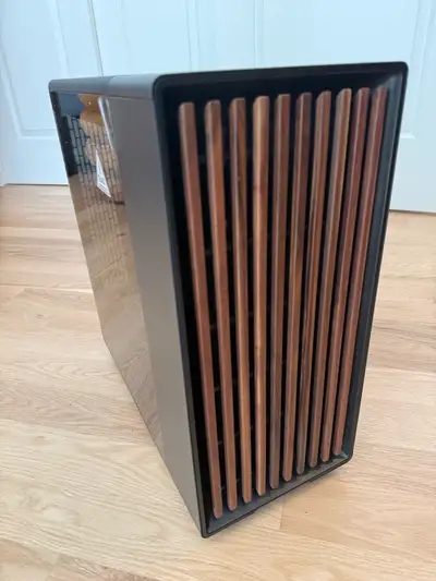 It’s a Fractal Design computer case tower. I intended to use it for a build, but ended up getting a...