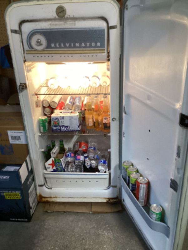 Cool Beer fridge in Refrigerators in Barrie - Image 2