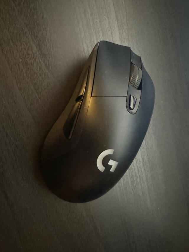 Logitech G703 Lightspeed Gaming Mouse (BROKEN SCROLL WHEEL) in Mice, Keyboards & Webcams in Markham / York Region - Image 3