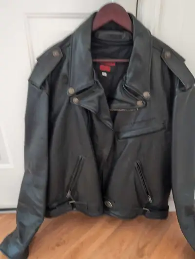 Great condition leather jacket. Does have some wear as it is old but still in great condition Match...