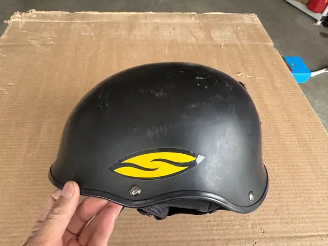 Skiing/snowboard helmet for Sale in Snowboard in Calgary - Image 6