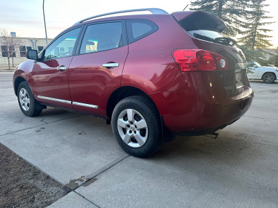 Super clean 2011 Nissan Rogue AWD with 107k km