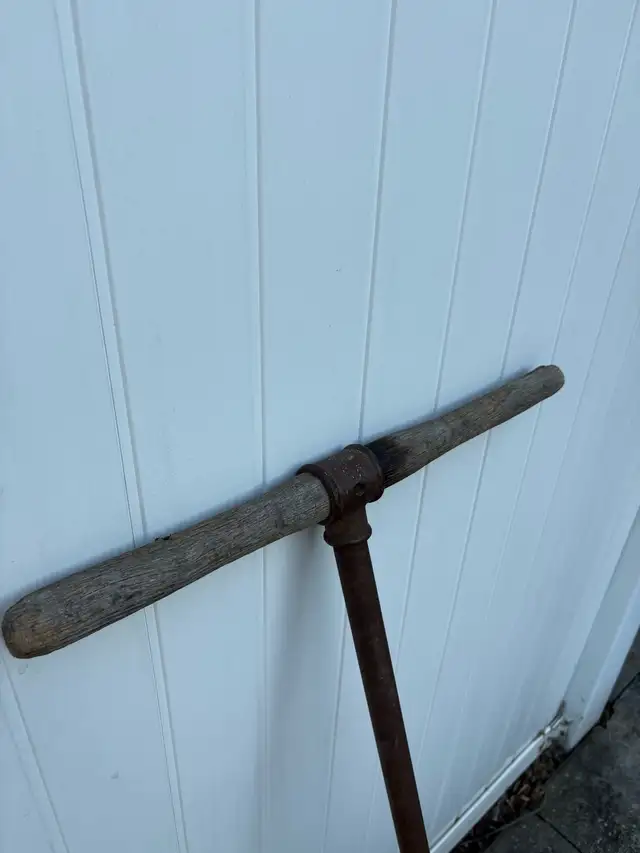 Vintage Hand Post Hole Auger566988644822568962