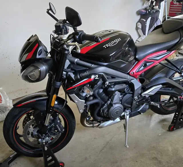 2020 Triumph street triple in Sport Bikes in Edmonton - Image 7