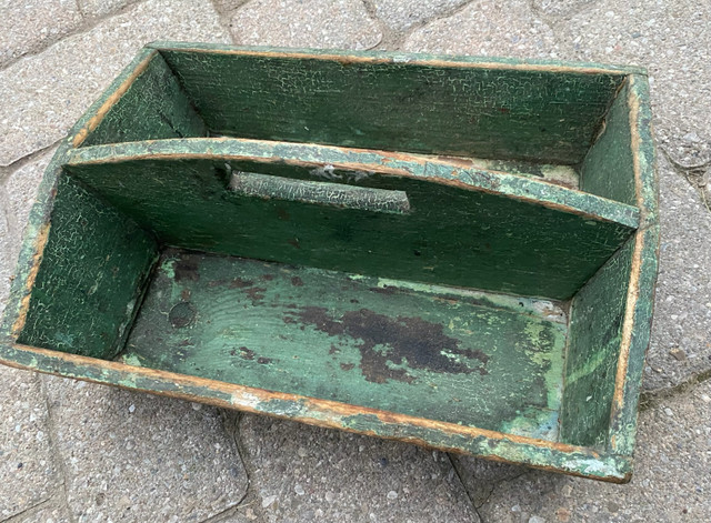 Antique Wooden tool caddy box tote primitive in Arts & Collectibles in St. Catharines - Image 3
