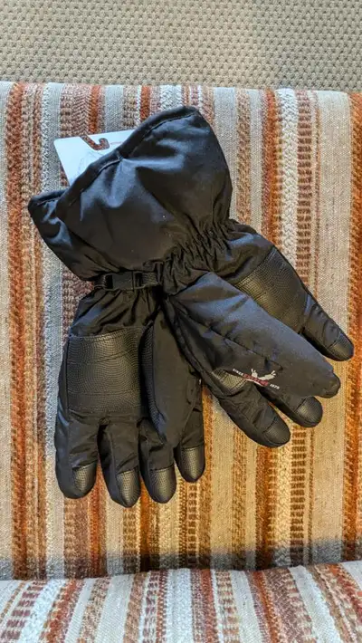 This item is available, located in Sundance SE, call or text 587-776-0544 Brand new with tag attache...
