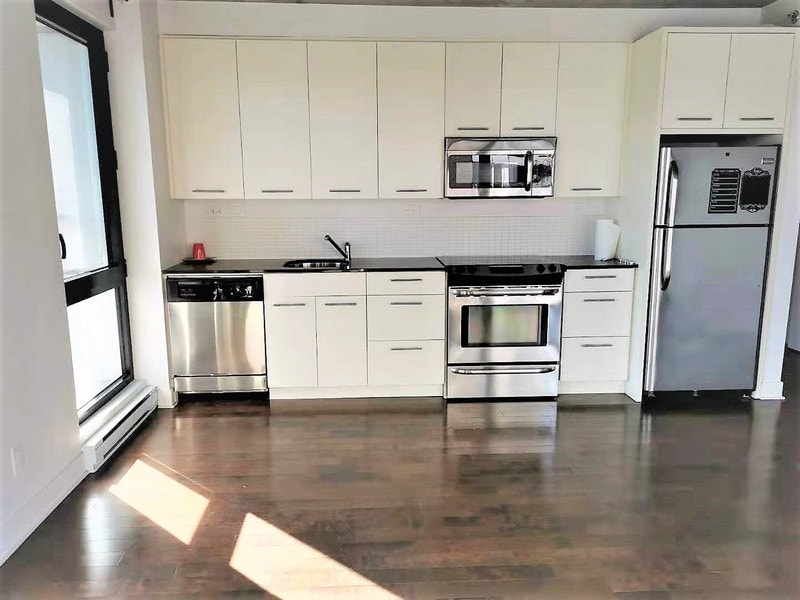 Le Seville - Large bright 4-1/2 two-bedroom apartment — photo 3