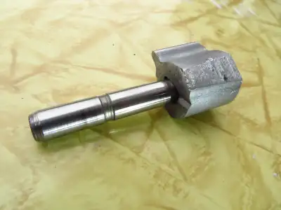 Briggs & Stratton Governor Shaft from V-Twin, View more
