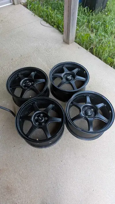 I have 4 Konig Hexaform wheels for sale. Bolt pattern: 5x108 Specs: 18"x8.5" +43 One rim has some cu...