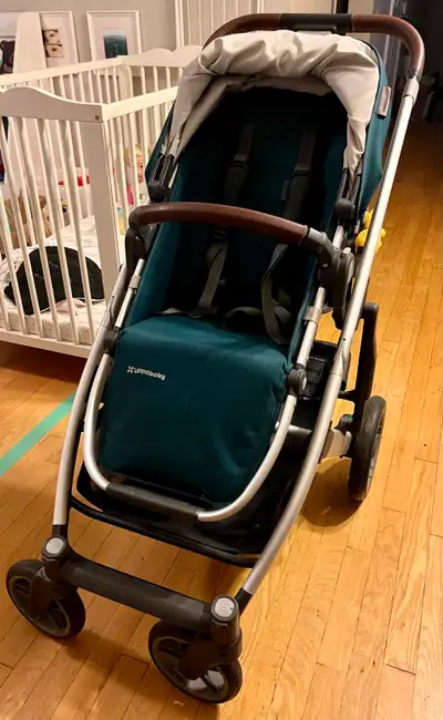 Uppababy Cruz V2 stroller+infant insert+warm bunting bag, View more