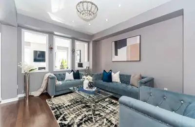 2 Single bedrooms for rent in a detached house