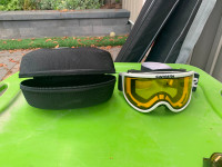*WOW* Carrera Youth Ski/Snowboard Goggles & Case $20 OBO
