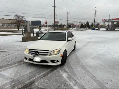 Selling my 2009 Mercedes c230 v6, ALL WHEEL DRIVE/ 4 matic Good condition just did fresh oil change...