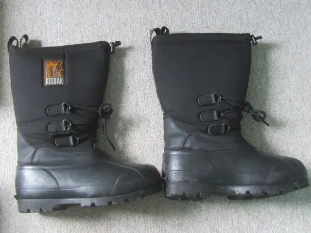 "Like New" Men's Kodiak Winter Boots - Size 9 in Men's Shoes in Kitchener / Waterloo - Image 6