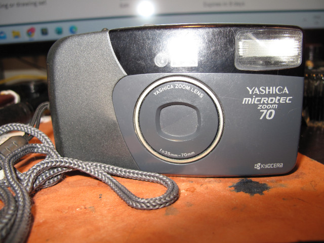Small portable Camera in Cameras & Camcorders in Kamloops
