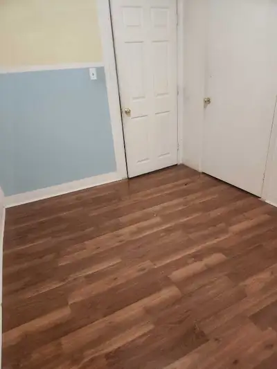 Room and Board available in port credit Mississauga.. Room is on block from GoStaion at Hurontario a...