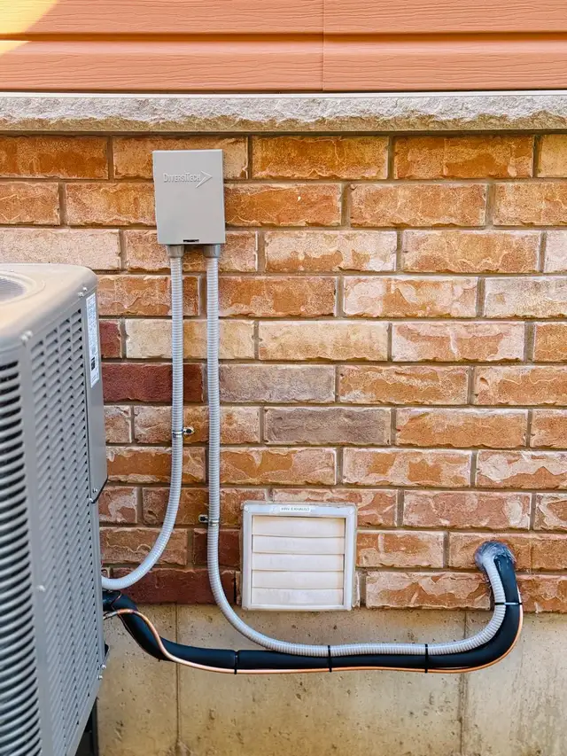 Air conditioner air conditioner air conditioner air conditioner  in Refrigerators in Oakville / Halton Region - Image 5