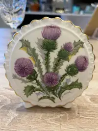 Porcelain decor with flower paint