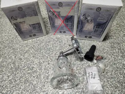 2 lampes lumières pour ampoules classiques 60W fini chrome verre, View more