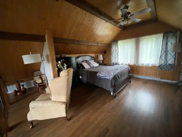 Le Petit Chalet Rouge - Enjoy amazing sun rises and sunsets in Quebec in Canada - Image 8