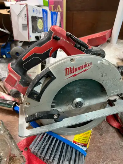 outils Milwaukee, dewalt et Bosch , View more