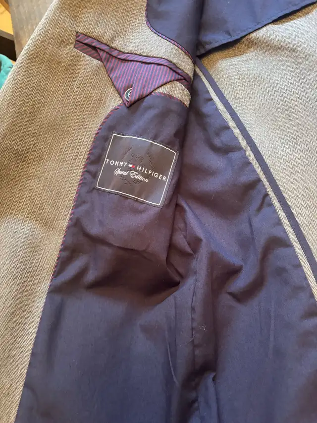 Tommy Hilfiger Men Jacket in Men's in West Island - Image 4