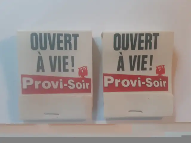 LOT DE CARTONS D'ALUMETTES VINTAGES D'ANCIEN DEPANNEUR DU QUEBEC in Arts & Collectibles in Laval / North Shore - Image 5