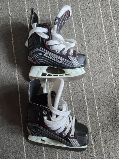 Kids hockey skates size US Y10 - Bauer X200., View more