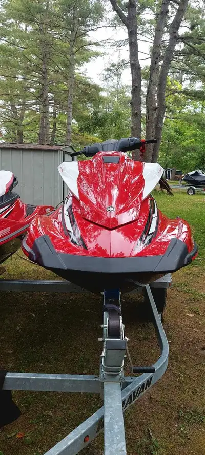 2017 Vx Cruiser 1.0L 1049cc, 130hrs, has RIDE, no wake mode, cruise assist, comes with new tires on...