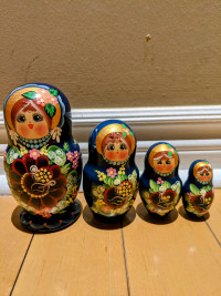 NESTING / WOODEN  RUSSIAN DOLLS 4