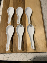 6 x like new appetizer/soup spoons 