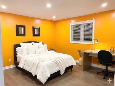 Bright Private Bedroom for Rent – Close to Square One Location: Eglinton Ave y Hurontario St (Missis...