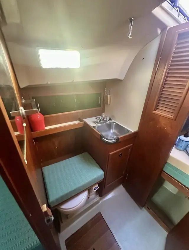 Beautiful 30’ C&C Sailboat  in Sailboats in Victoria - Image 3