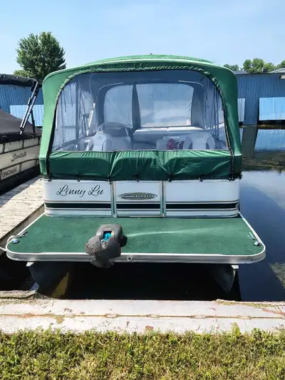 -19ft x 8 ft wide -rated cap- capacity 11 people -new floor -new marine deck carpet on front -back b...