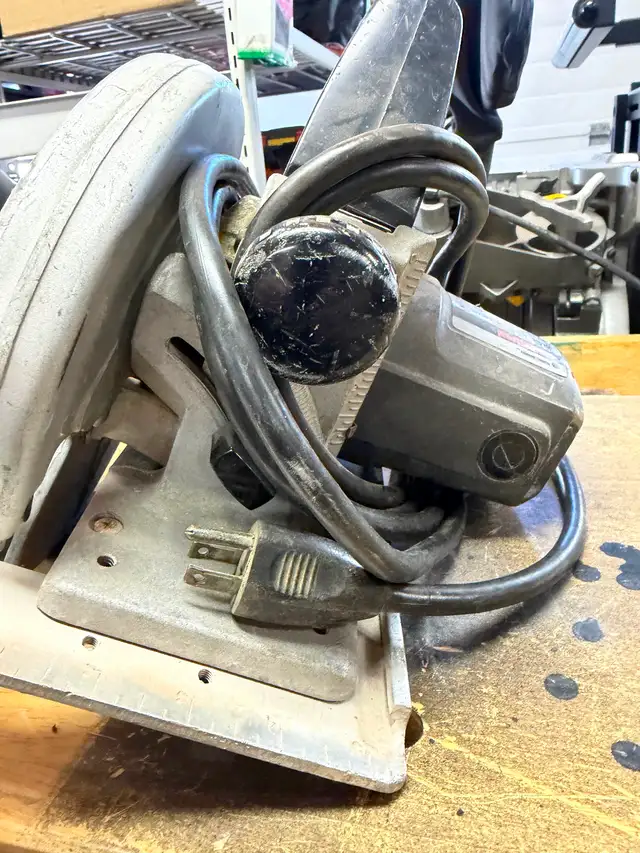 8-1/4” Sawcat circular saw in Power Tools in Strathcona County - Image 4