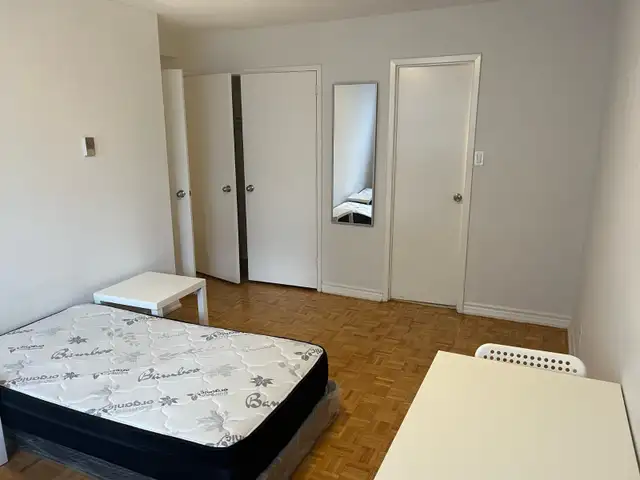 FURNISHED BEDROOM FOR RENT IN UPTOWN (YOUNG & EGLINTON)