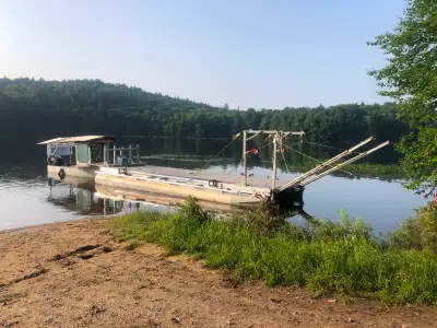 8' by 30' Deck Hexatoon (6 Toon) Barge. Ramps are 11 ft x 18" aluminum 10,000 lbs load per ramp. Est...