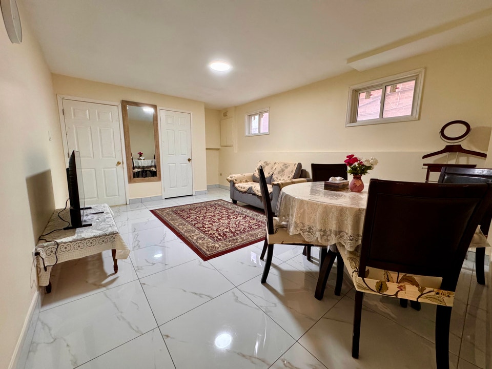 newly renovated 2 bedroom walkout basement for rent 2