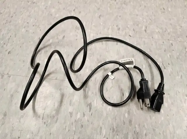 AC Power Cord in Cables & Connectors in City of Toronto - Image 3