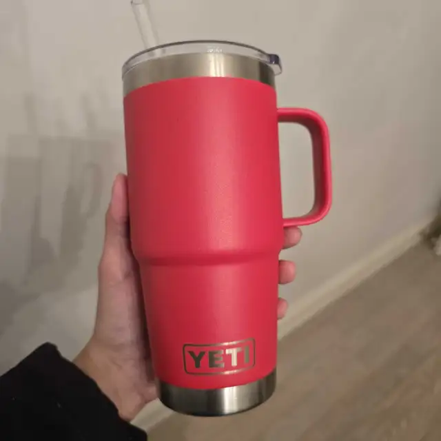 YETI Rambler 25 Oz Straw Mug Rescue Red in Fishing, Camping & Outdoors in City of Toronto - Image 2
