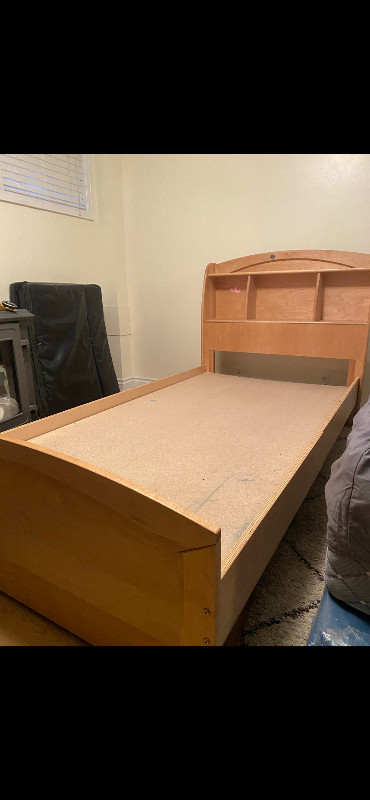 Lit simple pour enfant dans Lits et matelas  à Ville de Montréal