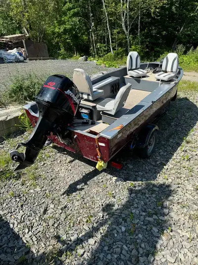 Mirrocraft 16’ 2014 Remorque Mirrocraft 2014 Karavan 1800 Moteur Mercury 2003 40HP 2 temps Batterie,...