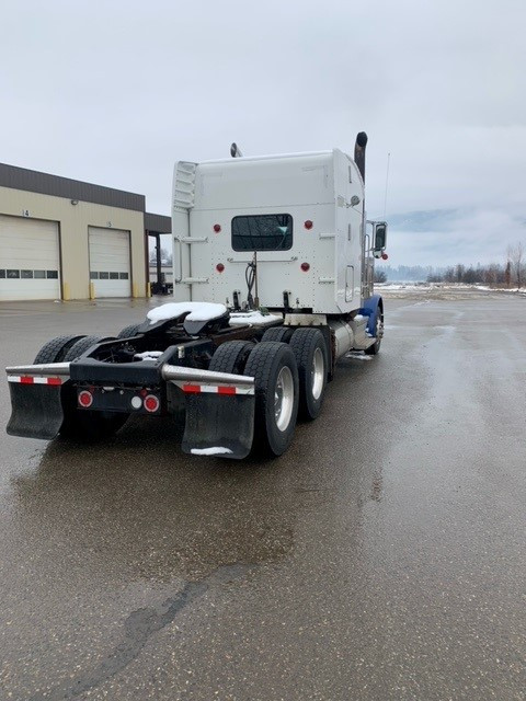 2018 Peterbilt 389 in Heavy Trucks in Saskatoon - Image 3