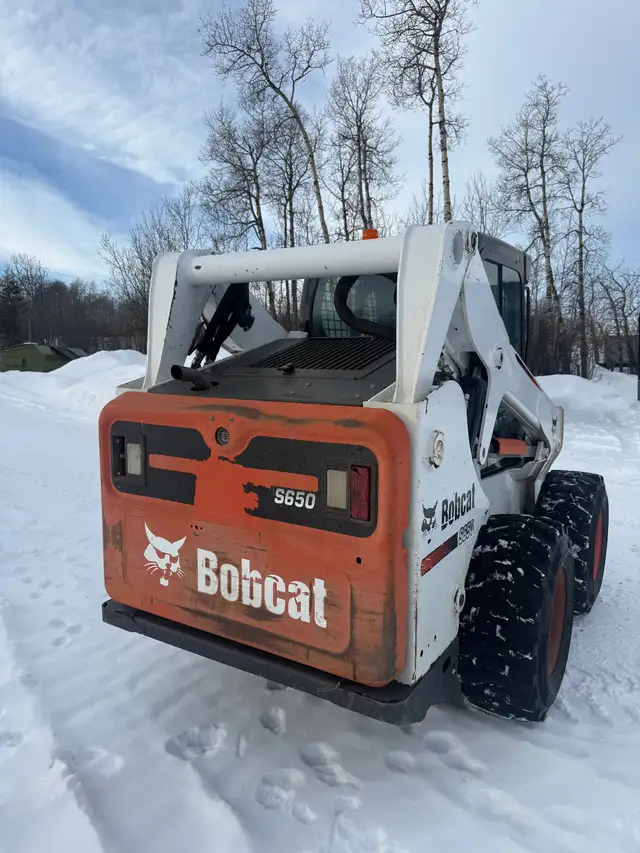 2012 Bobcat S 650 in Heavy Equipment in Fort St. John - Image 4