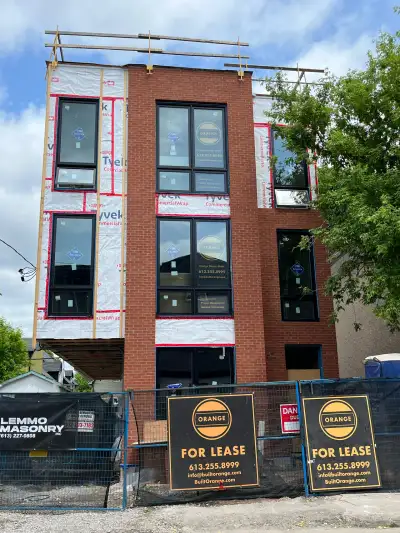 3 Bd+2 Bth | 1100 sq/ft | Parking 2nd Flr in Hintonburg