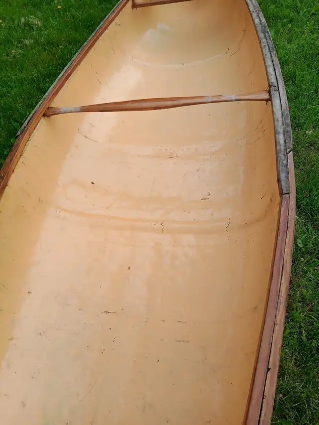 Canoe - kevlar and fiberglass in Canoes, Kayaks & Paddles in Guelph - Image 3